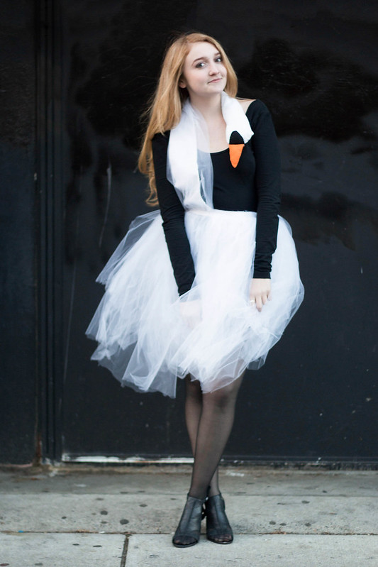 DIY bjork swan dress tutorial on juliettelaura.blogpspot.com