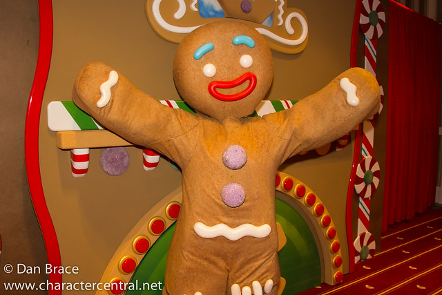 Gingy's Gingerbread Decorating