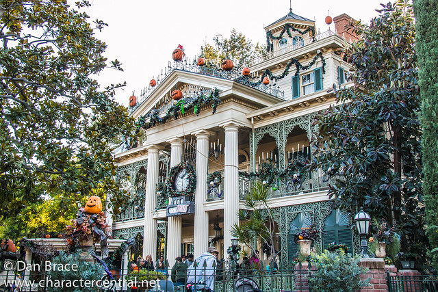 Haunted Mansion Holiday