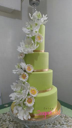 Beautiful Cake by Jeinx Sugar Art by Theresa Austria