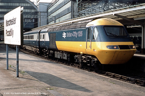 train diesel railway passenger britishrail manchesterpiccadilly hst highspeedtrain class43 intercity125 43019 43131