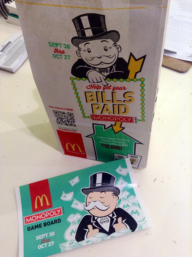 McDonald's Monopoly 2010 Play To Win Gameboard Employee Lapel Pin Pinback 