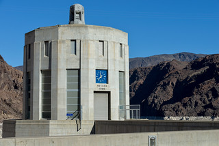 【胡佛水壩 Hoover Dam】Nevada 州的時鐘，在沒有夏季節約時間的狀態下，會比 Arizona 慢一個小時