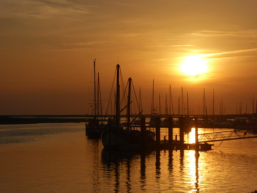 sunset orange sun reflection portugal marina boat october sundown yacht mast yachts algarve formosa masts ria olhão 2014 cyclingshepherd tz60 cloudsstormssunsetssunrises dmctz60