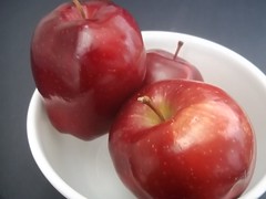 Red delicious large apples