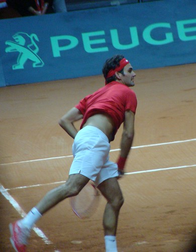 Federer serving