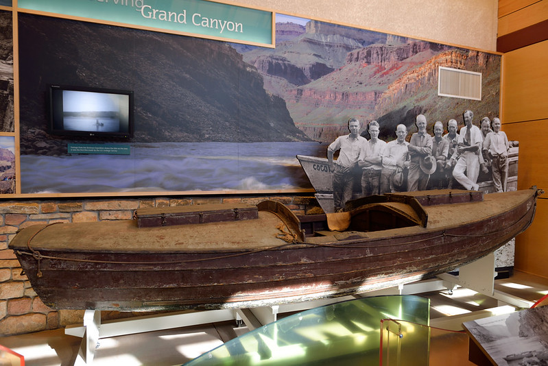 【大峽谷遊客中心】古早用來渡河的船