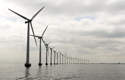 圖：丹麥的離岸風力發電。(Source: UN Photo/Eskinder Debebe via Flickr.)