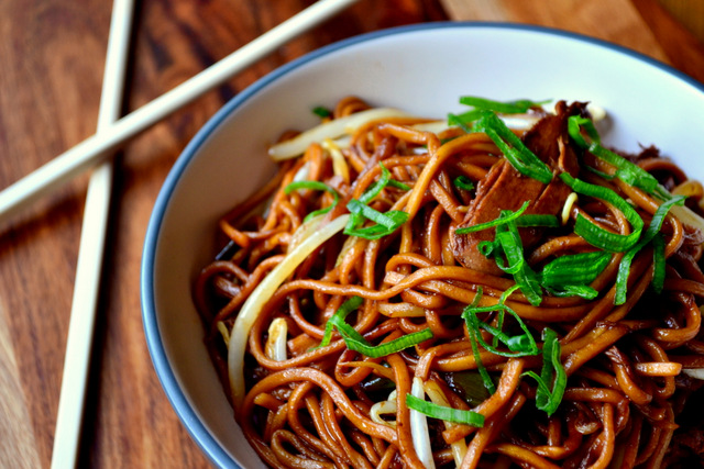 How to Make Chicken Chow Mein