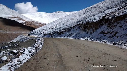 india snow landscape la ride pass motorcycle leh ladakh tanglang