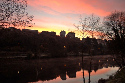 city sky orange río sunrise river amanecer reflejo miño sunup madrugada dayspring