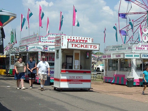 carnival sky food festival wisconsin fun bluesky fair entertainment eat snack midway wi amusements colby concessions carnivalrides amusementrides communityevent thrillrides fairfood fairrides centralwisconsin amusementdevice mechanicalrides foodconcessions colbycheesedays calkinsmidways