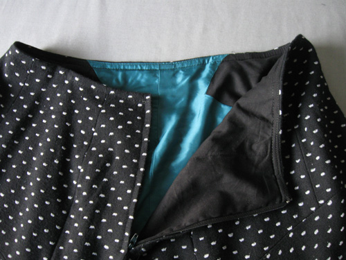 skirt inside zip
