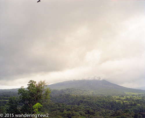 cloud 120 mamiya film fog mediumformat nationalpark costarica filmscan mamiya7ii wildernesstraveltour volcanarenalnationalpark
