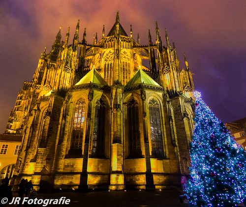 christmas winter sky panorama castle castles nature architecture religious holidays prague market cathedrals sunsets places christmastree unesco christmaslights czechrepublic vacations praguecastle purplesky unescosite praguechristmasmarket saintvituscathedral 500px hlavníměstopraha