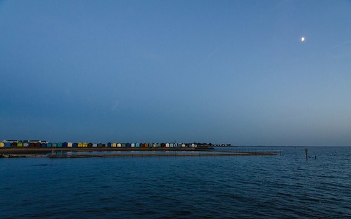 uk greatbritain autumn england moon beach evening seaside huts essex 2014 brightlingsea 201410319994101 explore2611201426