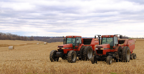 sky tractor fall wisconsin clouds rural canon corn farm farming harvest bales tractors wi baler stalks 7250 fodder 8910 caseih t5i caseih7250 caseih8910