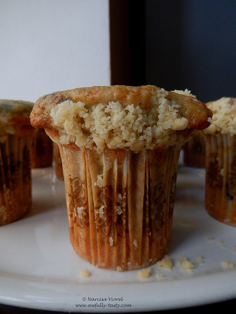 Blueberry crumble muffin