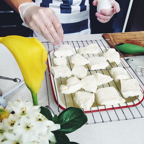 Oh my. @omnom_cheesemaking made us haloumi. This changes everything. Such a lovely afternoon @wholesomecook! Lovely times with @alexx_stuart @thefitfoodieblog @cookrepublic @simmerandboyle @lukbeautifood  ????