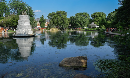 comfest 2016 community festival columbus ohio goodale park outdoor summer party short north victorian village downtown urban city pond lake water reflection fountain gazebo trees elephant rocks lilypads