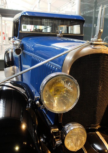 blue france detail classic cars car museum french automobile view headlights musée part museo autos vienne 1929 cocotte mascott poitou coch mascotte 2door chatellerault c14 phares voisin avionsvoisin automotovélo