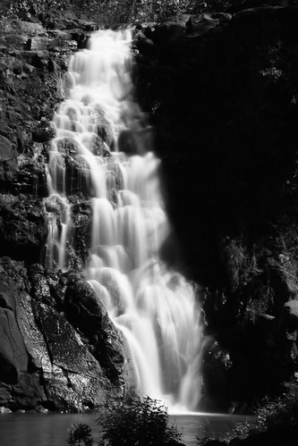longexposure travel blackandwhite bw nature canon hawaii blackwhite waterfall oahu falls northshore valley waimea 100400l