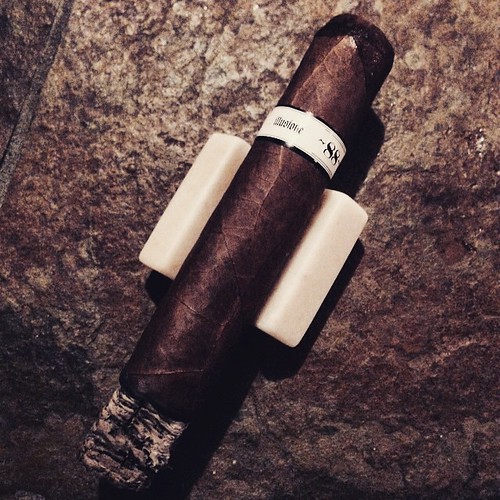 #nowsmoking #illusione #cigar #stogiestand #botl #cigarporn #cigarlife #cigarsnob #cigaraficionado #cigars