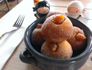 Warm Spanish Doughnuts at Smith & Daughters