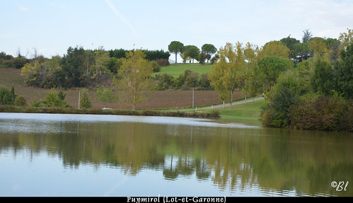 201310193 puymirol lac automne reflets vert panorama panoramique aquitaine francesudouest france sudouest verdure lotetgaronne guyenne