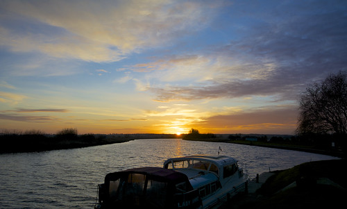 uk sunset river norfolk yare cantley