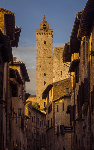 sunset italy architecture europe rudy medieval tuscany sangimignano streetscenes walledcity chiarello italiantowns rudychiarello