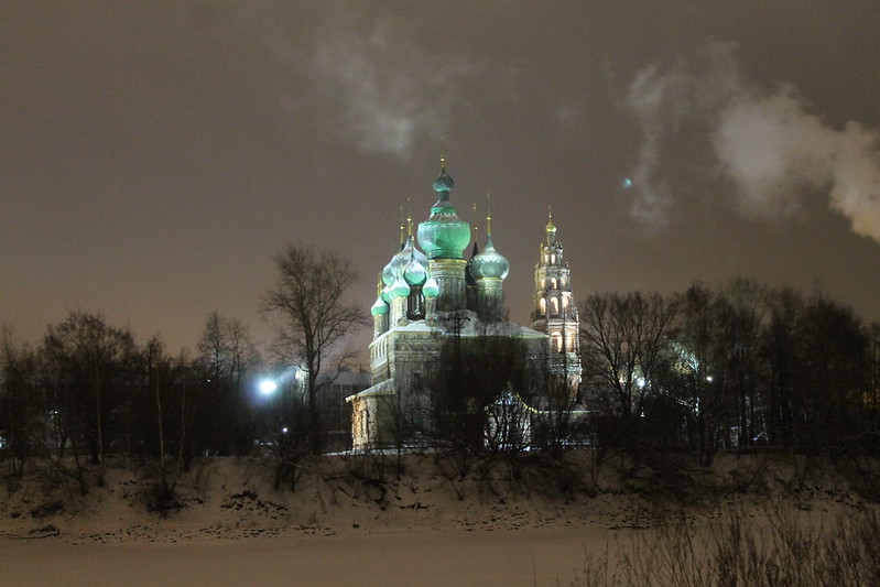 Толчковская церковь зимним вечером. 