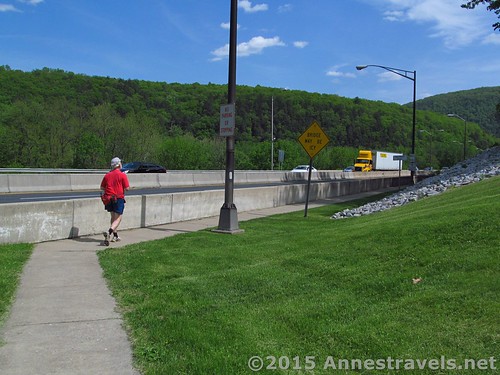 Approaching the I-80/Appalachian Trail Bridge across the Delaware River and the NJ/PA State Line, Delaware Water Gap National Recreation Area, Pennsylvania