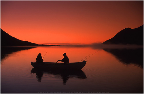 summer lake norway fishing sommer midnight nordnorge innsjø fisking midnatt
