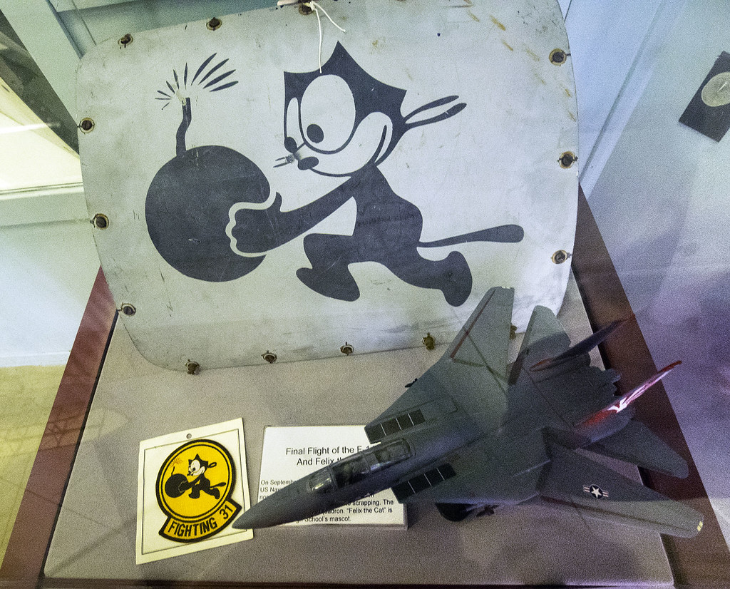 Grissom Air Museum 09-20-2014 - Emblems 2 - Felix The Cat - Fighting 31
