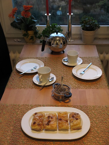 Apfelvanillekuchen zum Tee (Indische Teemischung aus Nilgiri und Darjeeling, von Teekanne, Fairtrade)