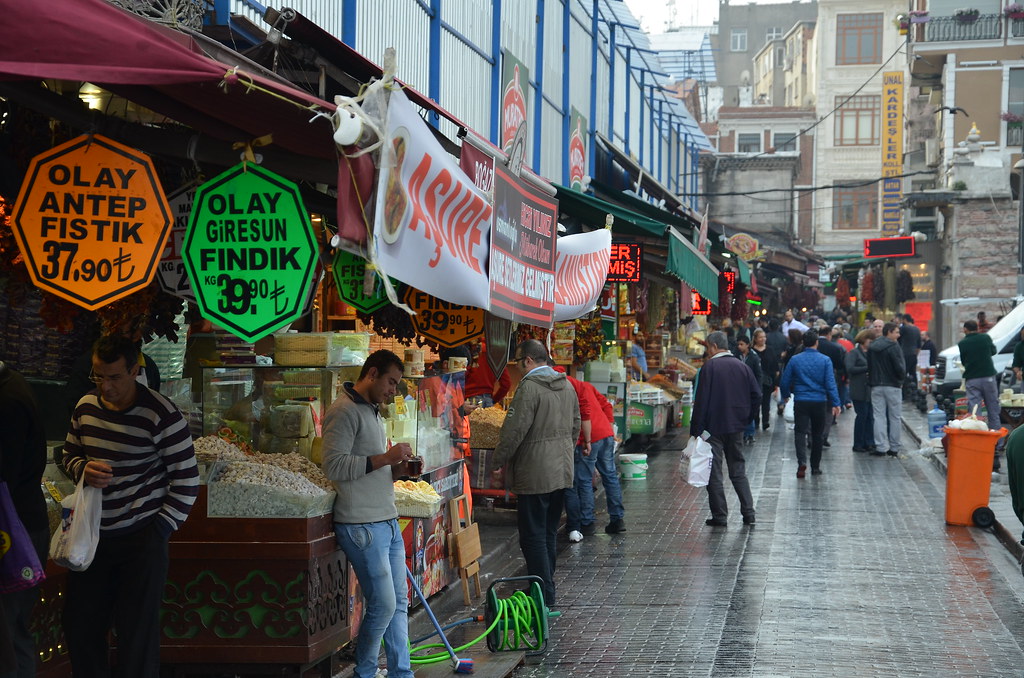 Line of stalls selling traditional Turkish eats