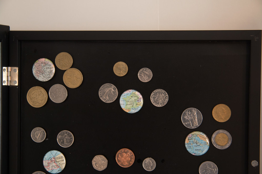 Foreign coin display