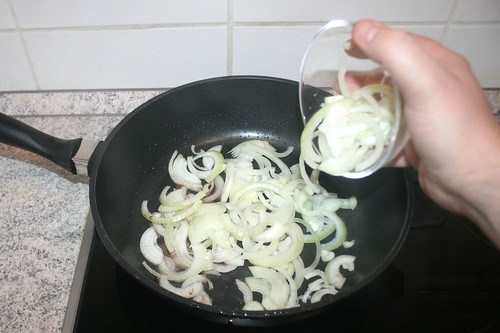 25 - Zwiebeln hinzufügen / Add onions