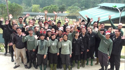 Animals Asia Senior Vet, Joost Philipa and other staff at VBRC