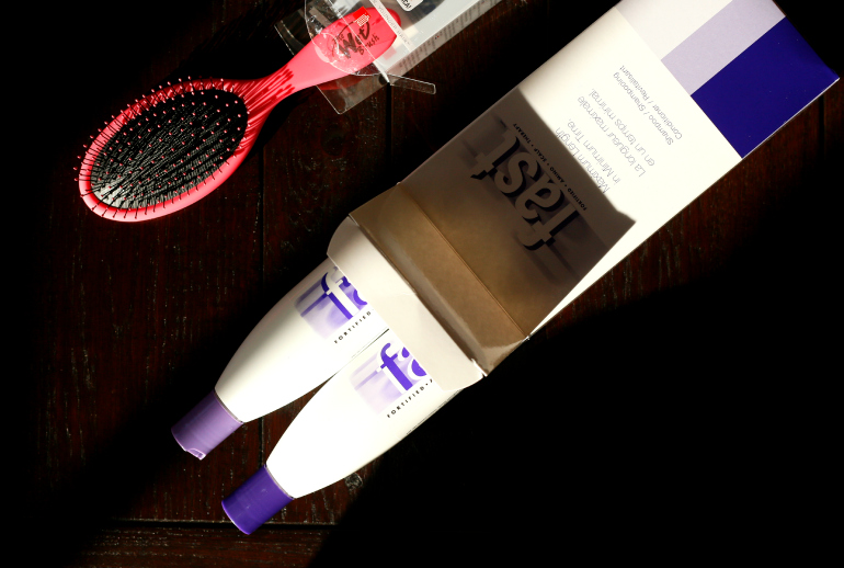 De F.A.S.T. kuur, The Wet Brush, F.A.S.T. shampoo, F.A.S.T. conditioner, haaruitval, oplossing tegen haaruitval, wat te doen tegen haaruitval, oplossingen voor haaruitval, haaruitval tegenaan, haar sneller laten groeien, haargroei versnellen, F.A.S.T. shampoo review, F.A.S.T. hair care, nisim, nisim.nl, beautyblog, fashion blog, fashion is a party
