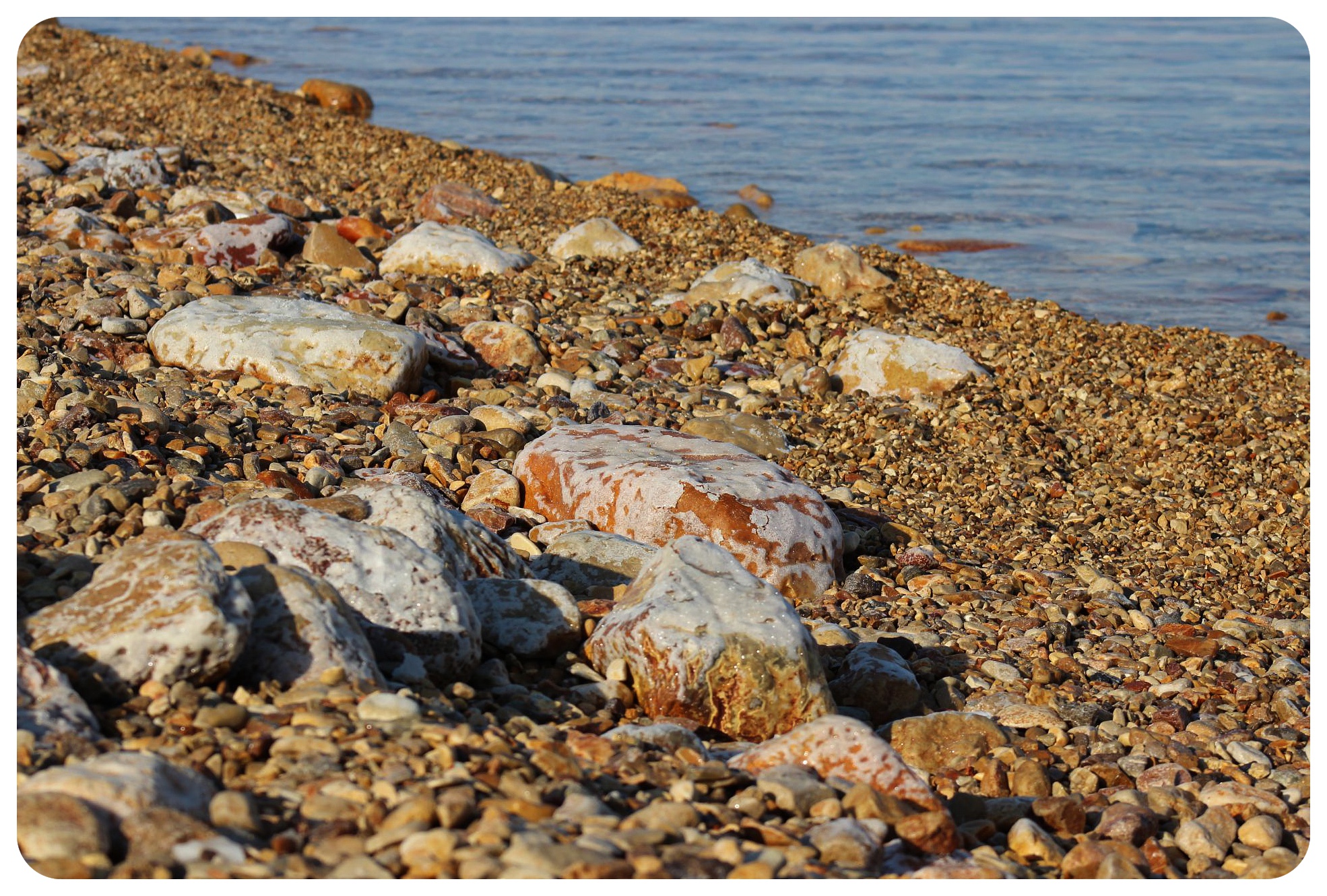 the dead sea salt rocks