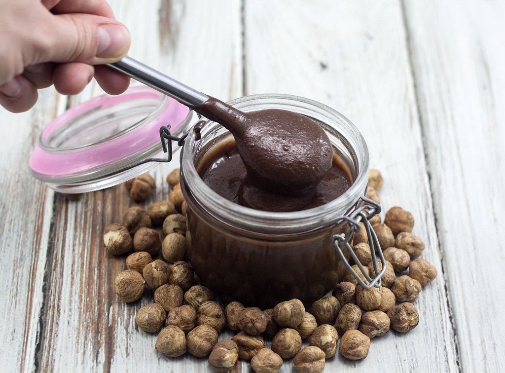 Recipe for Homemade Healthy and Sugar-Free Nutella with Nuts and Dates