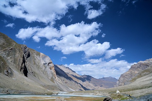 autumn india landscape highway zanskar kashmir ladakh borderroadsorganisation indianlandscapephotography drasvalley