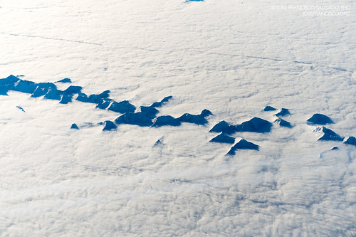 ca cloud mountain snow canada airplane nikon britishcolumbia nieve nikkor montaña airborne avión nube alaskaairlines d4 2470mmf28g peaceriverb as139 ordtoanc