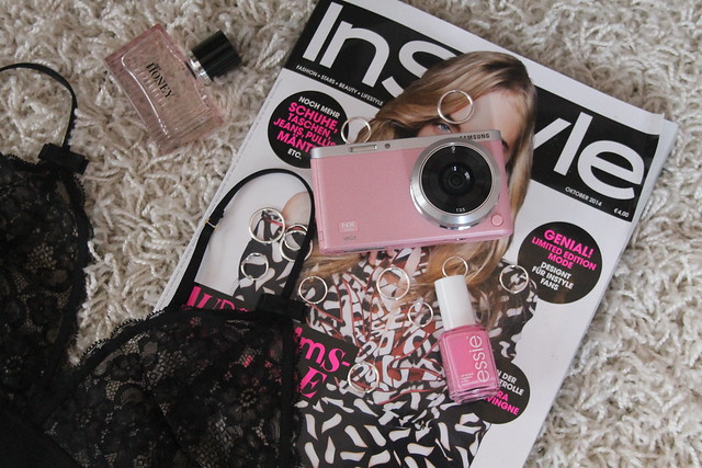 fashionblog-kamera-blogger-eqipment-fashionpassionlove-instyle-pink-samsung-nx-mini-bra-essie-honey