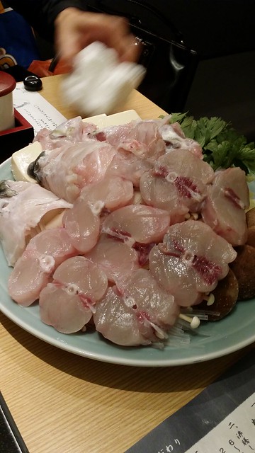 ikebukuro pufferfish full course meal 1 - steamboat 2