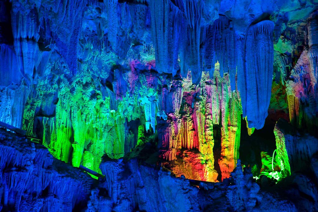 Guilin reed flute cave)