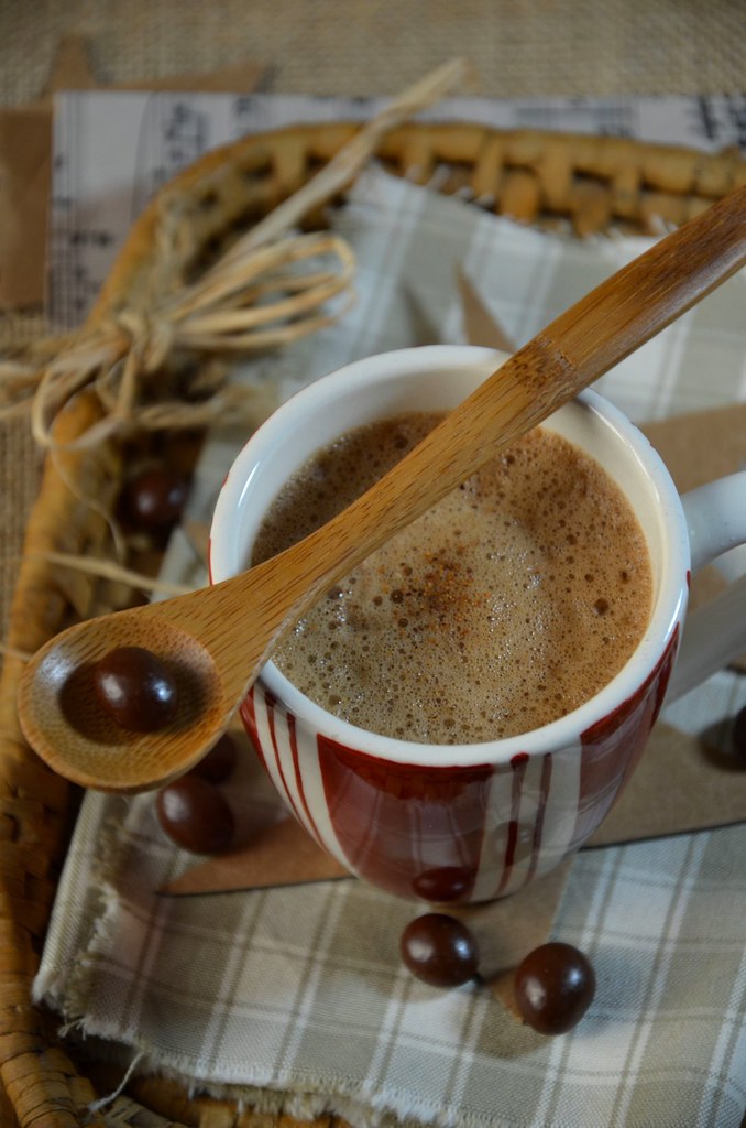 Smoothie chocolat-café au lait d'amande