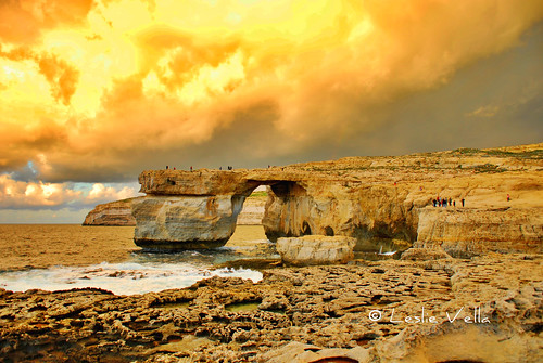 sunset cliff rock coast nikon europe mediterranean eu sigma stormy malta leslie d200 maltese malte gozo cloudes dwejra azurewindow ghawdex gameofthrones nikond200 maltais zerka leslievella64 izzerka